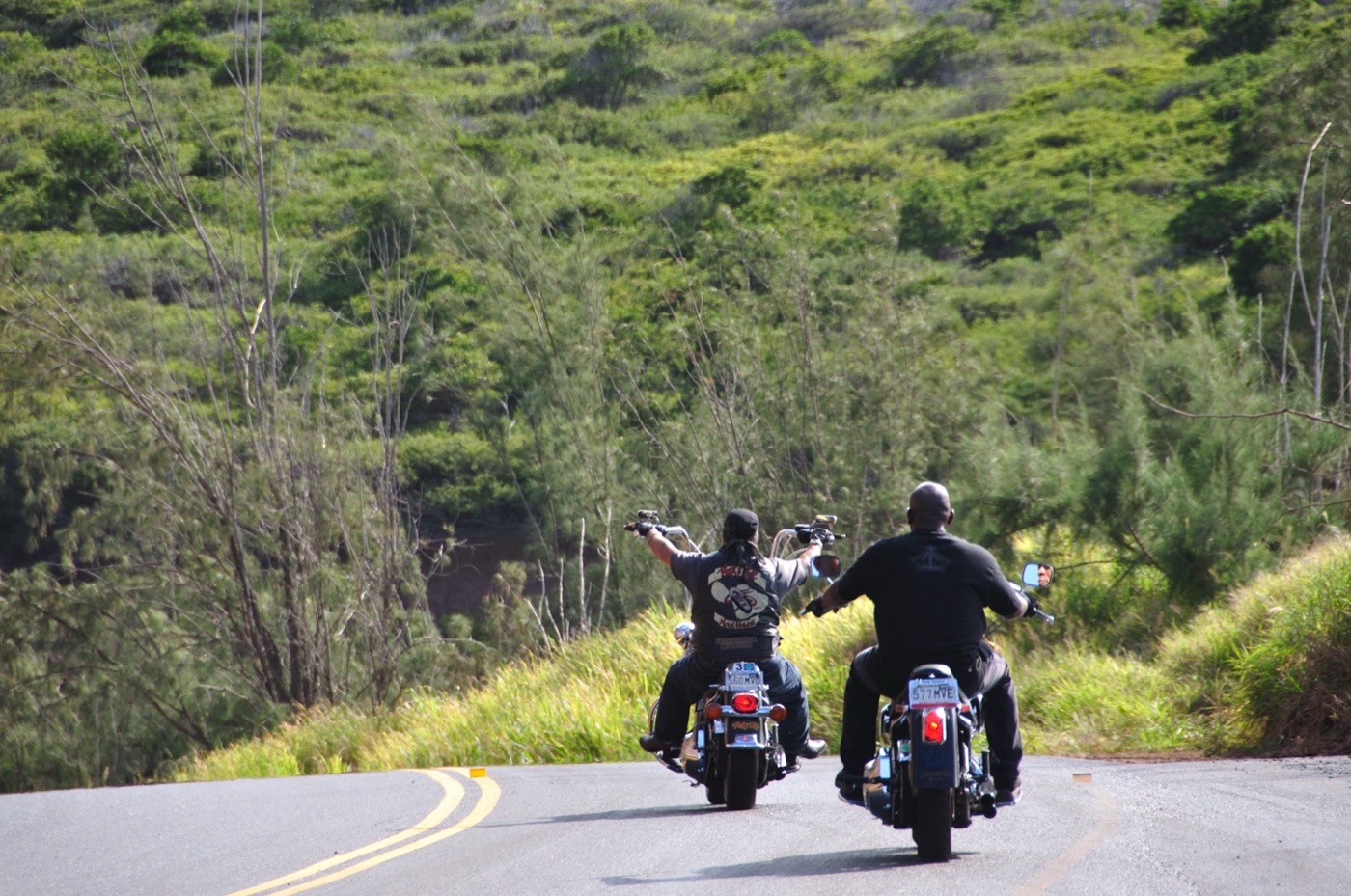 Loro molto American Boys su quelle moto! Ma saranno comodi quei manubri così alti?