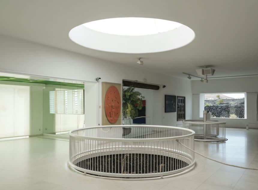 Sala al piano superiore, con aperture che danno luce alle “bolle” di lava sotterranee